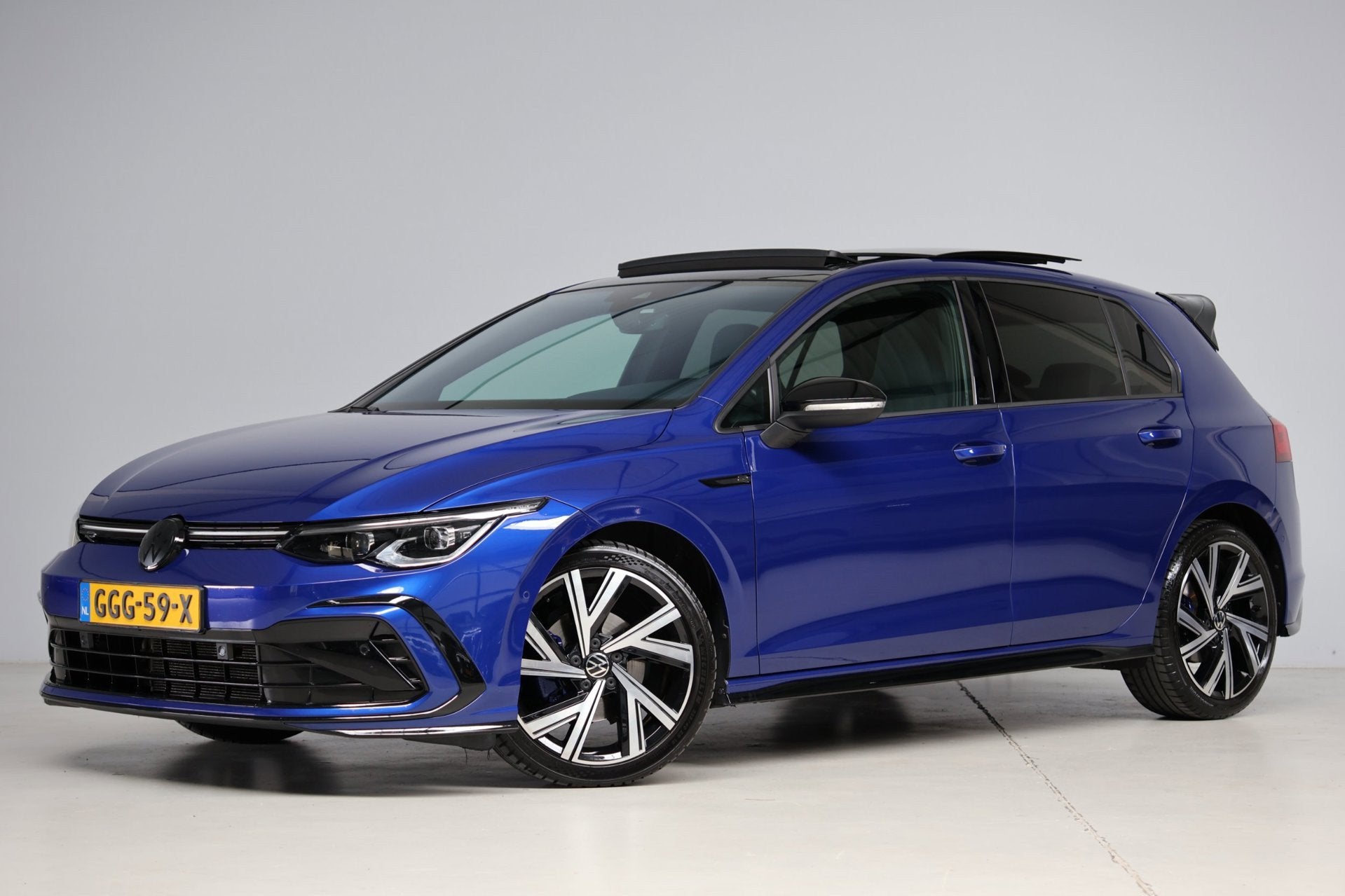 Volkswagen GOLF 1.5 eTSI R-Line | panoramadak | camera | ada, 4 cilinders, 150 pk, Blauw, Bedrijf