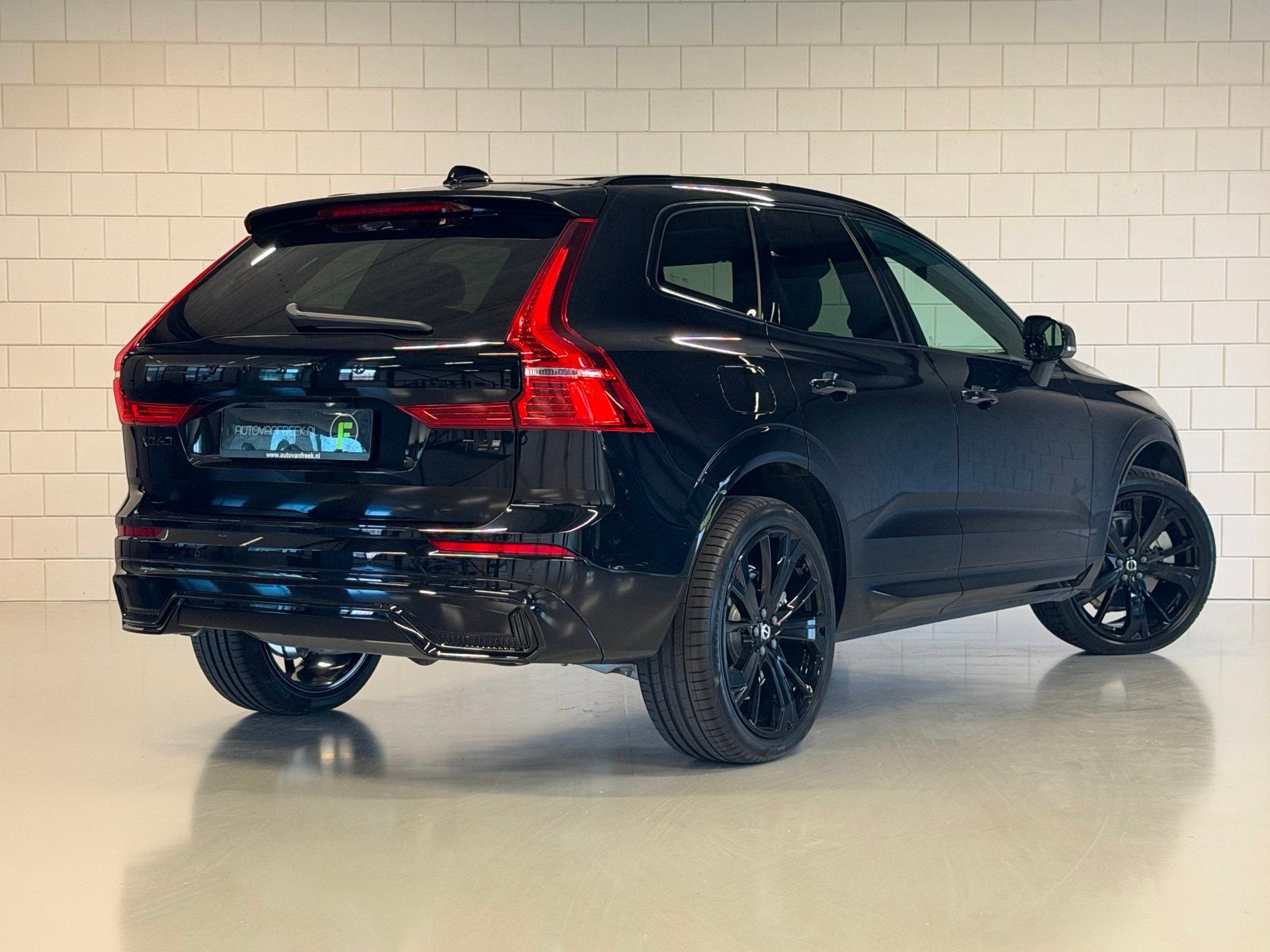 Volvo XC60 2.0 T6 Plug-in hybrid AWD Plus Black Edition | PA, Auto's, Volvo, Automaat, Dealer onderhouden, Gebruikt, 4 cilinders