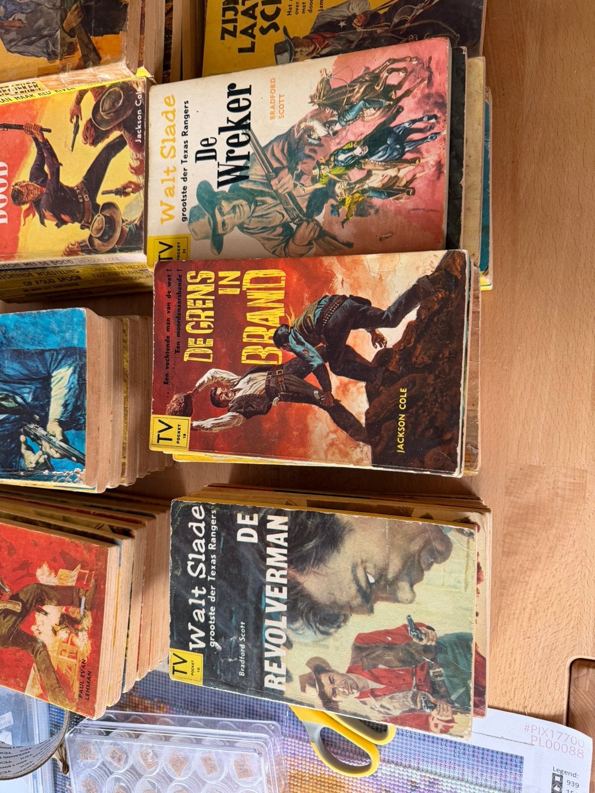 Tv pocket een grote serie  92 stuks western boeken, Ophalen of Verzenden, Gelezen