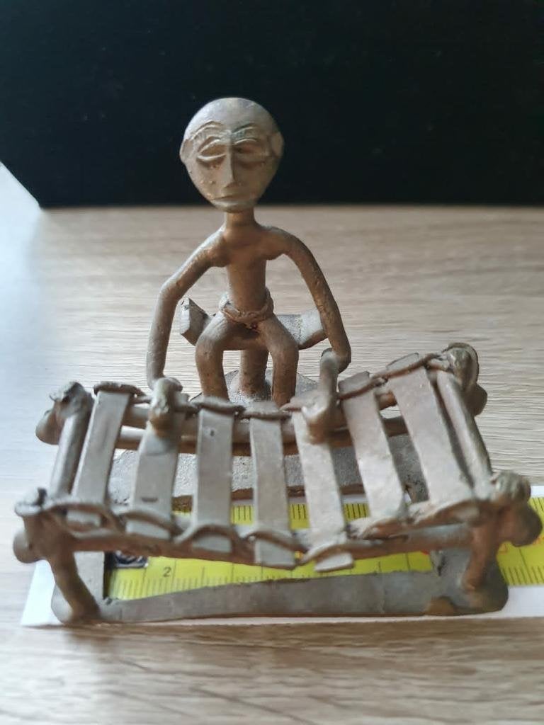 Vintage African figure balafon miniature brons Ashanti Ghana, Ophalen of Verzenden, Brons