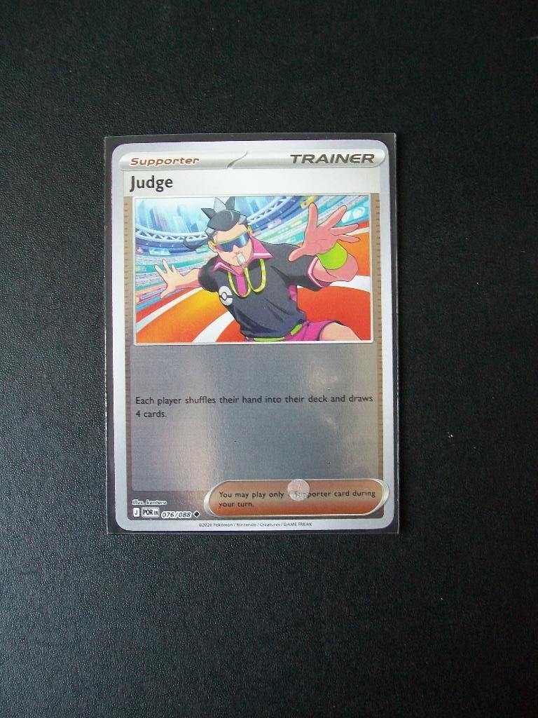 1481. Nieuwe Pokemon Kaart Holofoil Trainer JUDGE (076/088), Verzenden, Nieuw, Losse kaart, Foil