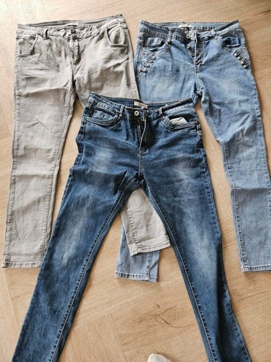 Te koop 2 stoere spijkerbroeken, Blauw, W33 - W36 (confectie 42/44), Gedragen, Jewelly