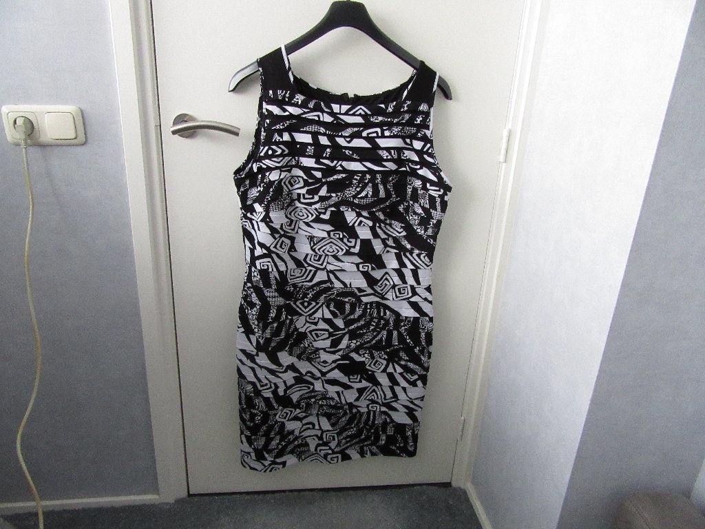 Prachtige zomerjurk van Tia maat 48 / xxl, - Tia, Zwart, Maat 46/48 (XL) of groter, Ophalen of Verzenden