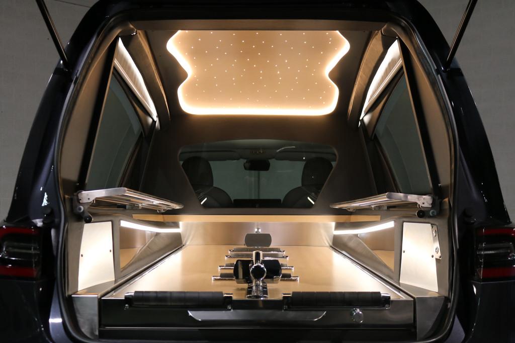 Tesla Hearse 3 Long Range AWD Dual Motor Begrafeniswagen (Ni, Automaat, 2220 kg, Zwart, Zwart