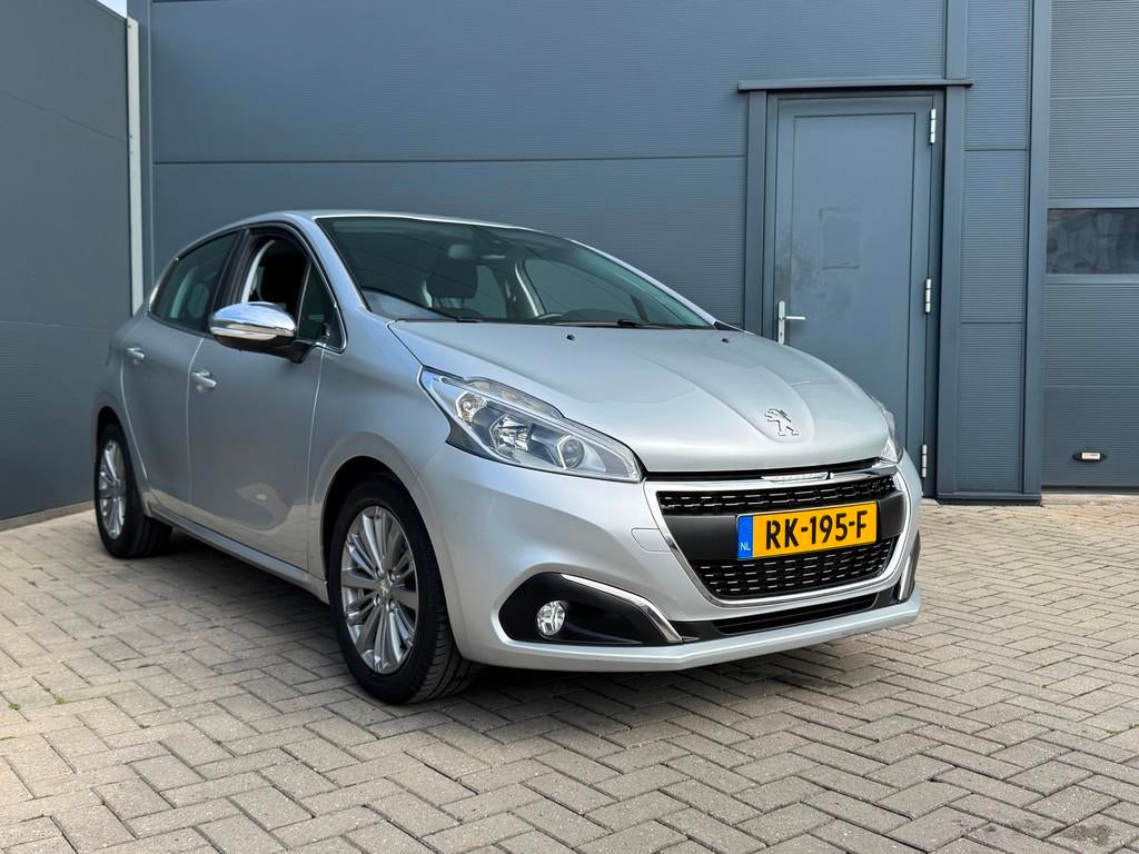 Peugeot 208 1.2 PureTech GT-line Vol Automaat / Camera / Nav, Gebruikt, Euro 6, 49 €/maand, Bedrijf