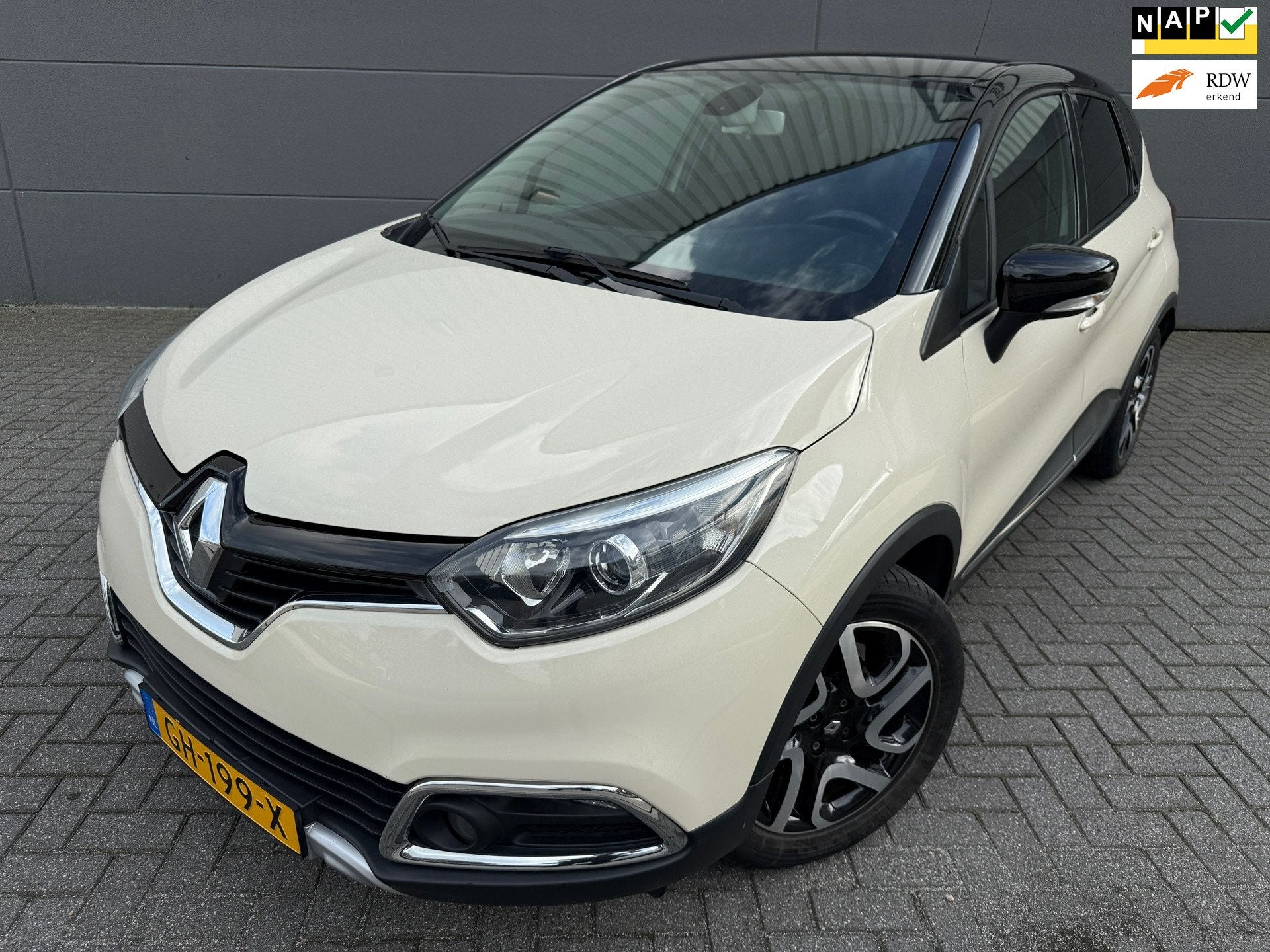 Renault Captur 1.2 TCe Helly Hansen*Automaat*AIRCO*APK*CRUIS, Auto's, Euro 5, 4 cilinders, Electronic Stability Program (ESP)