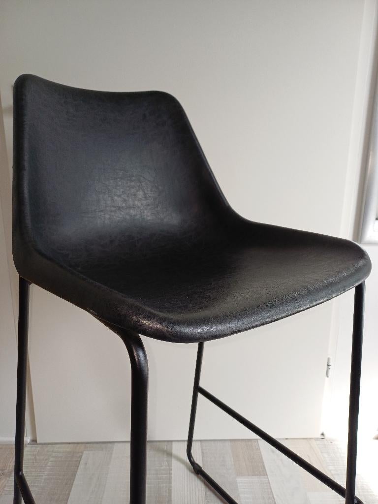 Barkruk / Hoge stoel, Karwei, leer, Huis en Inrichting, Ophalen, Gebruikt, Met voetsteun, 60 tot 90 cm