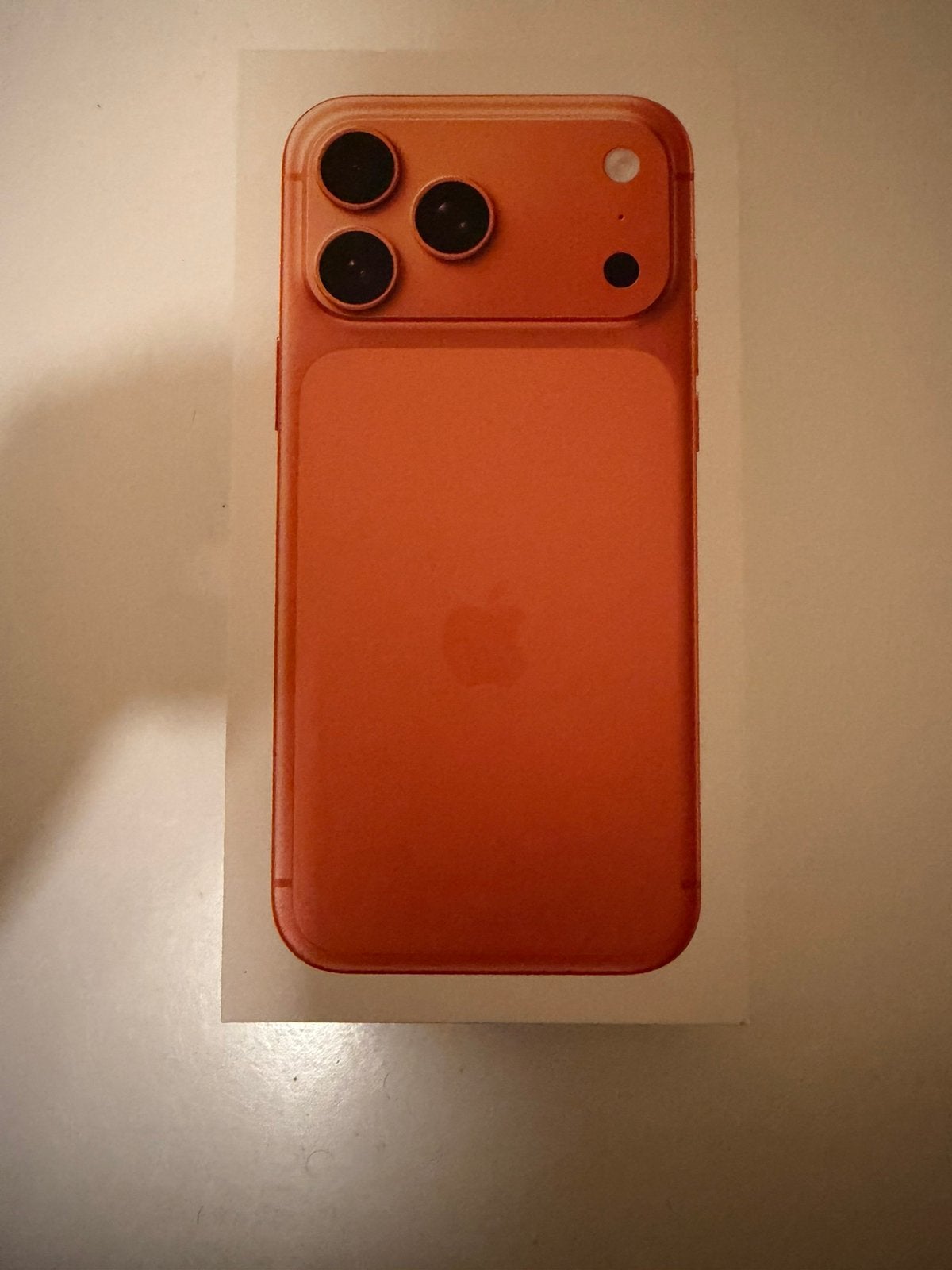 Zo Goed Als Nieuwe iPhone 17 Pro Max Cosmic Orange 256GB, Telecommunicatie, 94 %, Zwart, Zo goed als nieuw, Zonder abonnement