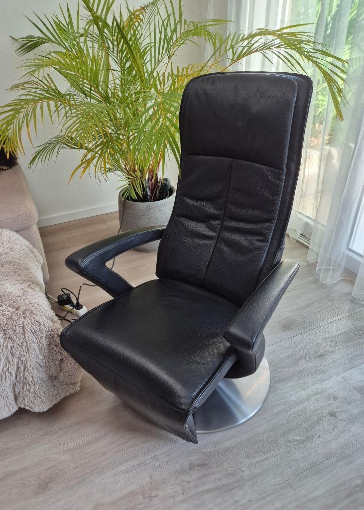 Relax Fauteuil - Draaibaar - Leer - Zwart - Elektrisch, Ophalen, Gebruikt, 50 tot 75 cm, Leer