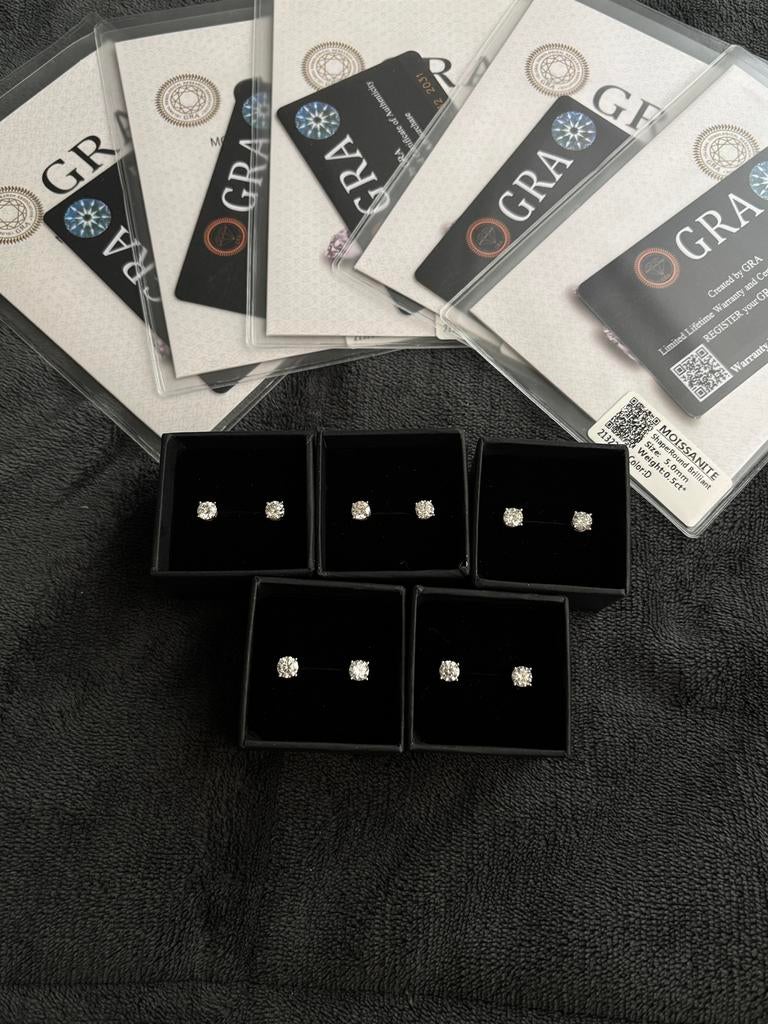 Moissanite studs 925 silver | oorbellen gecertificeerd, Nieuw, Ophalen of Verzenden, Met edelsteen, Knopjes of Stekers