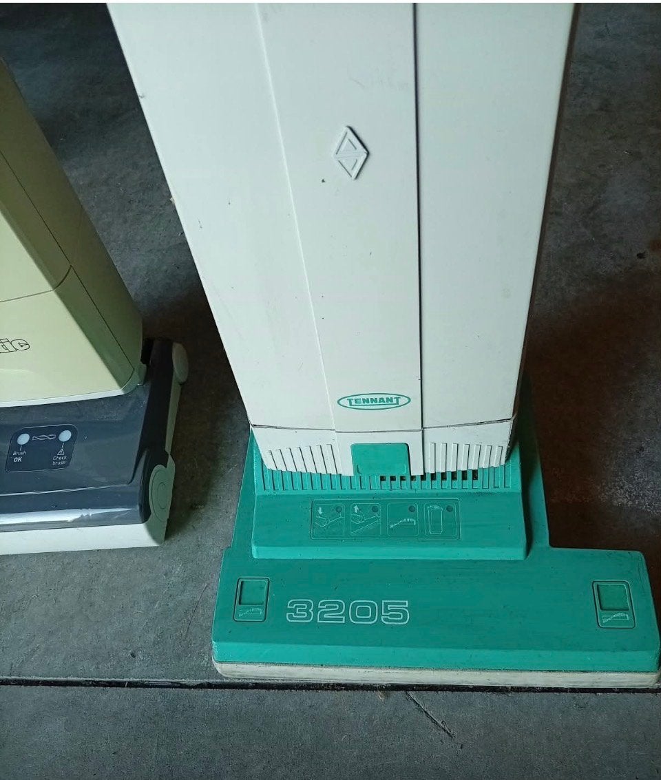 Professionele stofzuigers: Tennant 3205 & Numatic 270, Stofzak, Gebruikt, Numatic, Ophalen of Verzenden