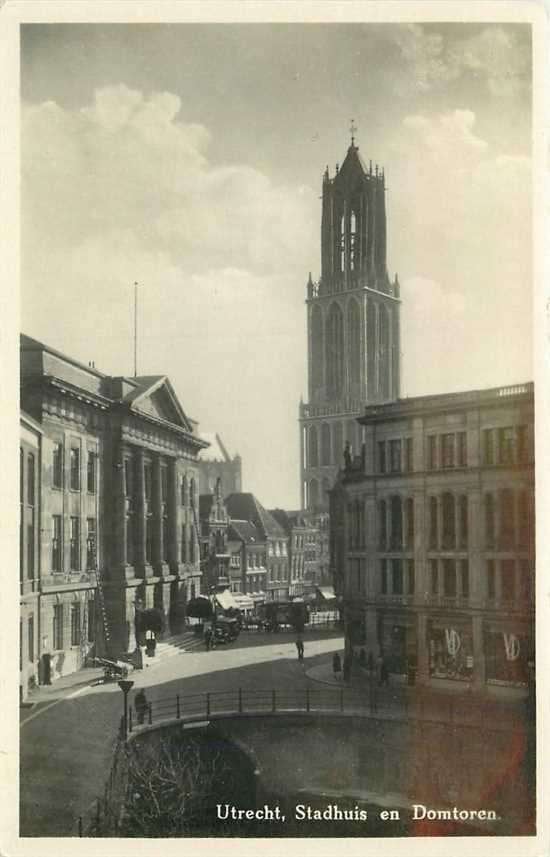 300-090-019 Utrecht Stadhuis en Domtoren, Verzenden, Voor 1920, Utrecht