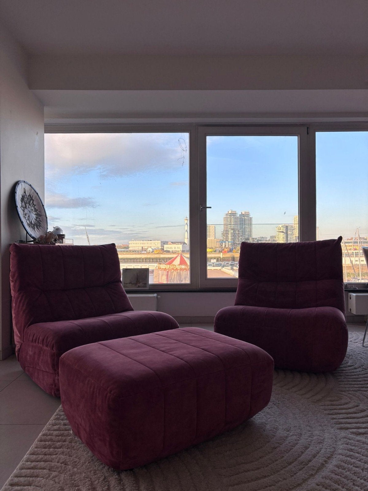 Theobert Chaise Lounge Stoel en Hocker - Adore Blush, Gebruikt, Eenpersoons, Modern, Lounge, Ophalen of Verzenden
