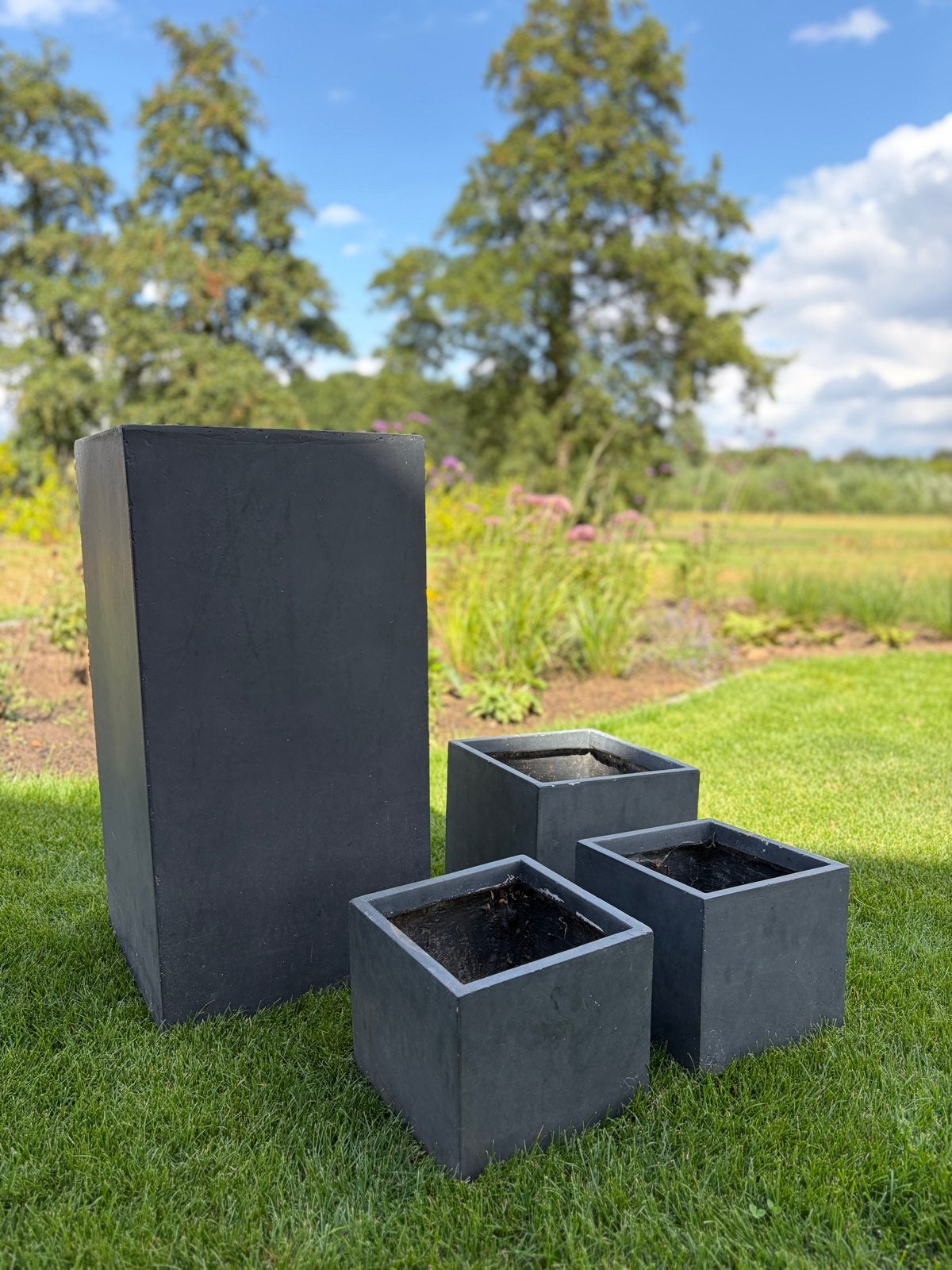 Set van 4 donkergrijze bloembakken - beton/steen, Gebruikt, Balkon, Minder dan 60 cm, Ophalen of Verzenden