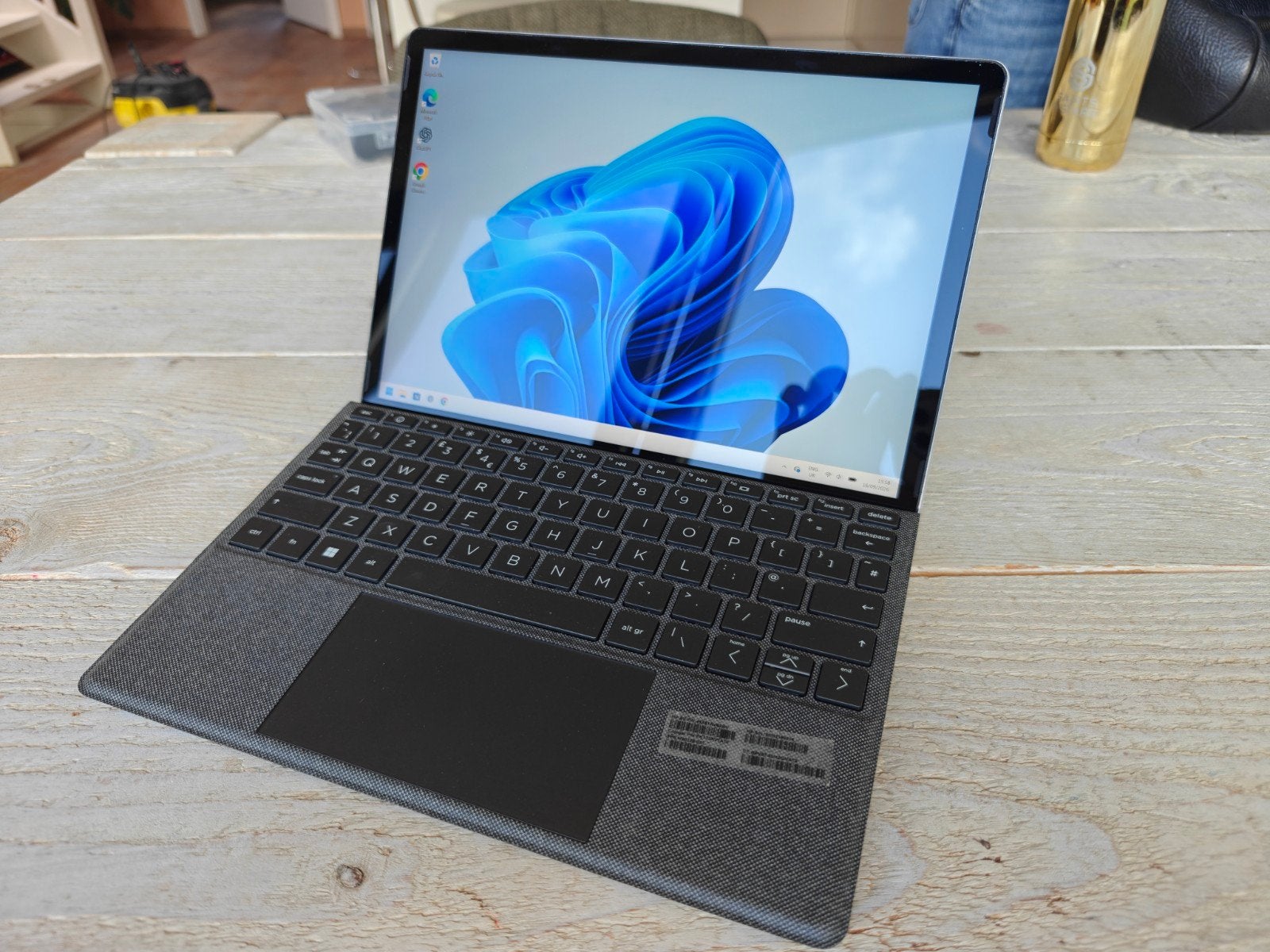 HP 11 inch touchscreen tablet met magnetisch toetsenbord, 11 inch, Uitbreidbaar geheugen, Ophalen of Verzenden, HP
