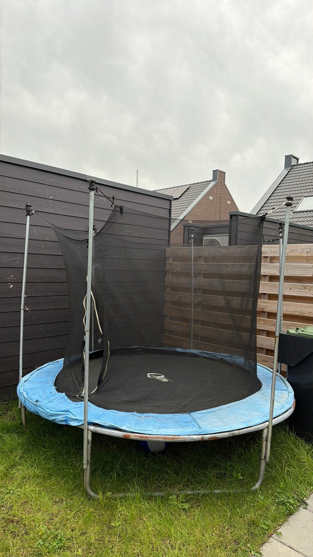 Gratis trampoline, Ophalen, Zo goed als nieuw