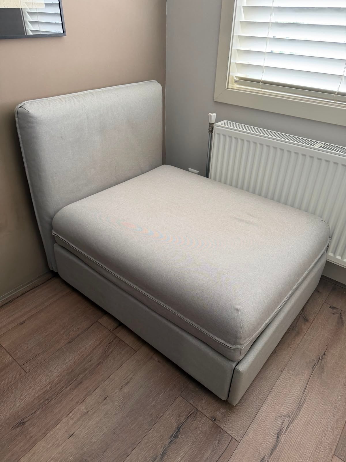 2 stuks IKEA VALLENTUNA slaapbank - lichtgrijs, Huis en Inrichting, Slaapkamer | Slaapbanken, Gebruikt, 80 cm, 190 cm of minder