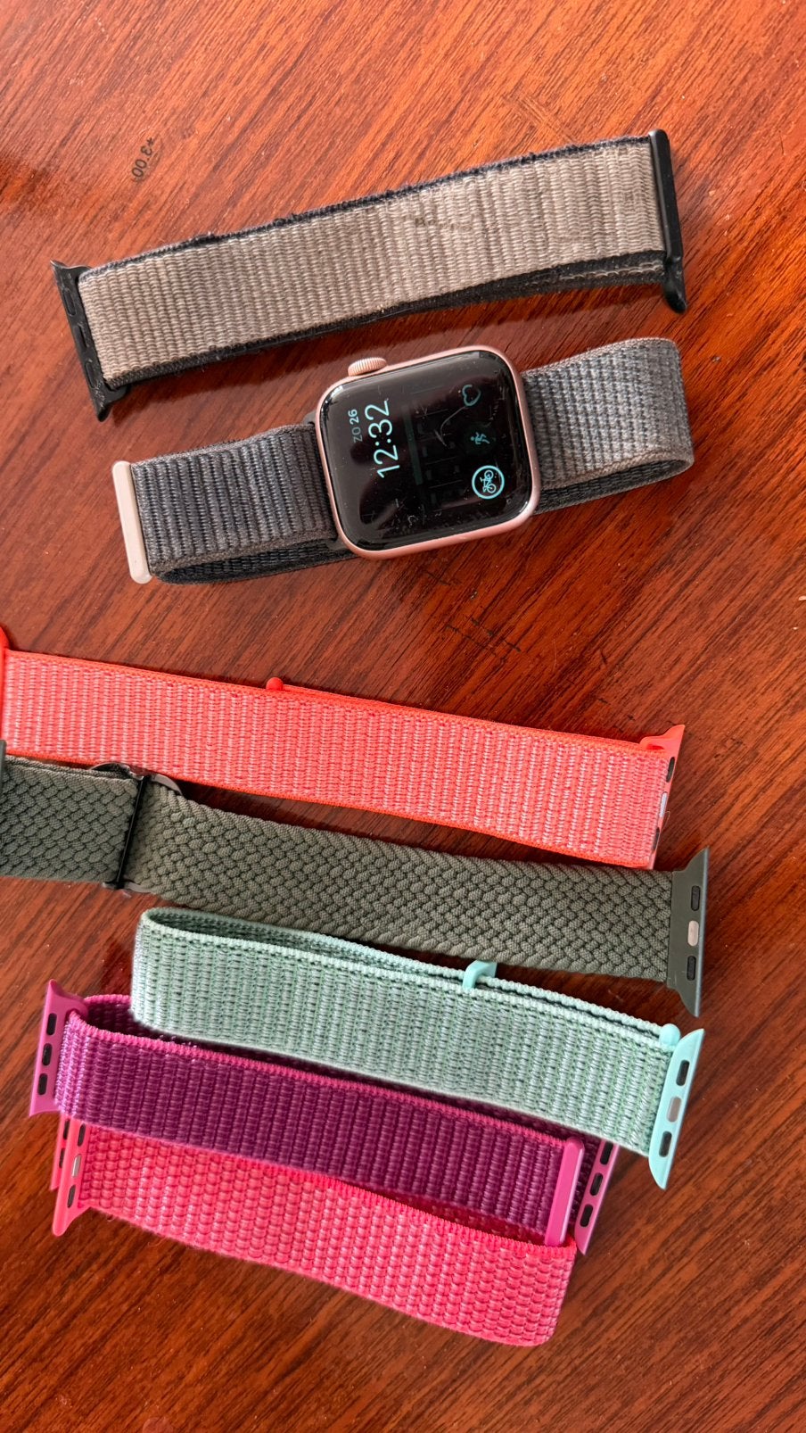 Apple watch 10 rose 42 mm, Sieraden, Tassen en Uiterlijk, Smartwatches, Ophalen of Verzenden, Gebruikt, Roze, IOS