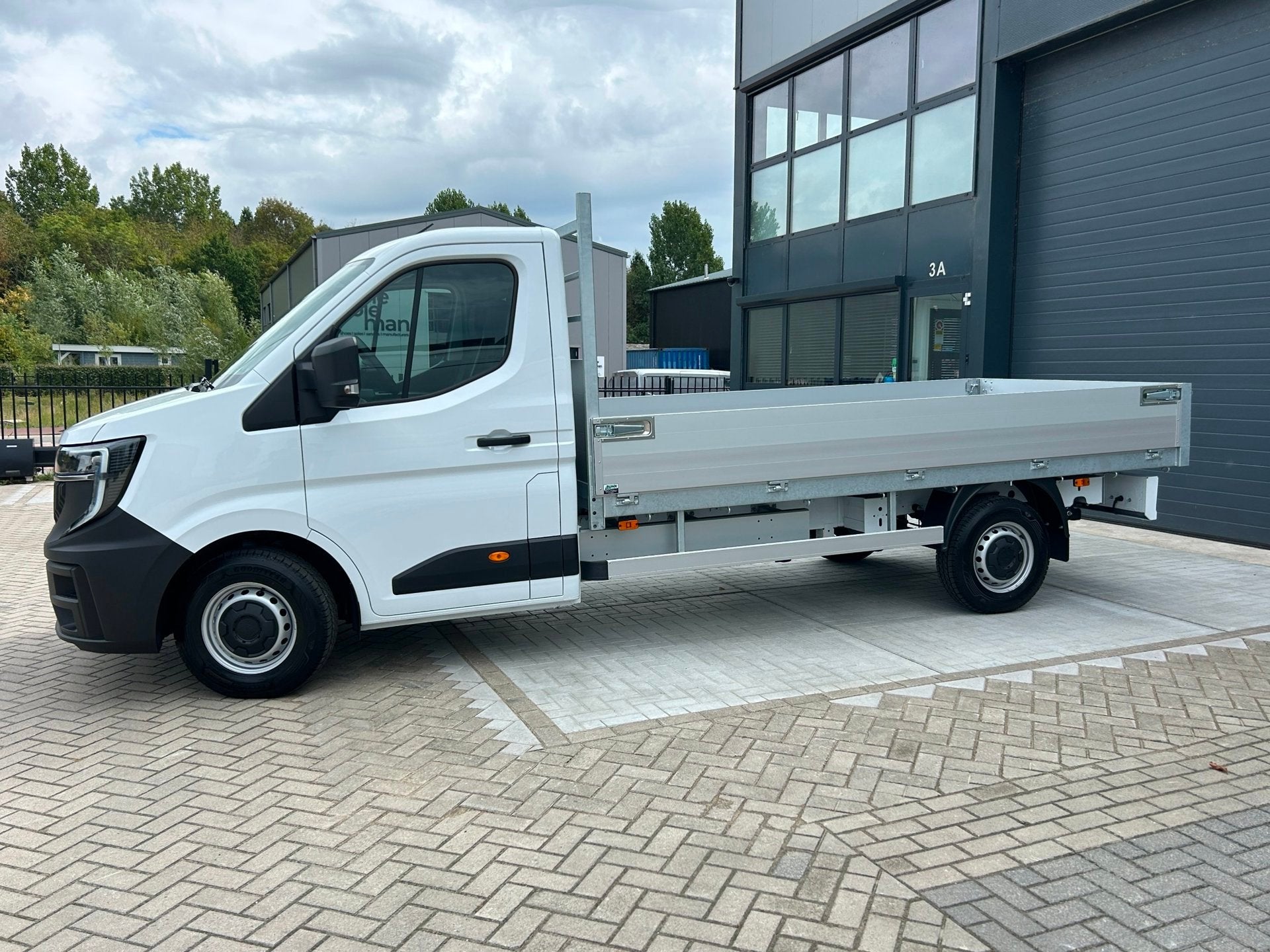 Renault Master E-Tech T35 Long Range 87 kWh Open laadbak 386, Auto's, 12 maanden, Gebruikt, 143 pk, Renault