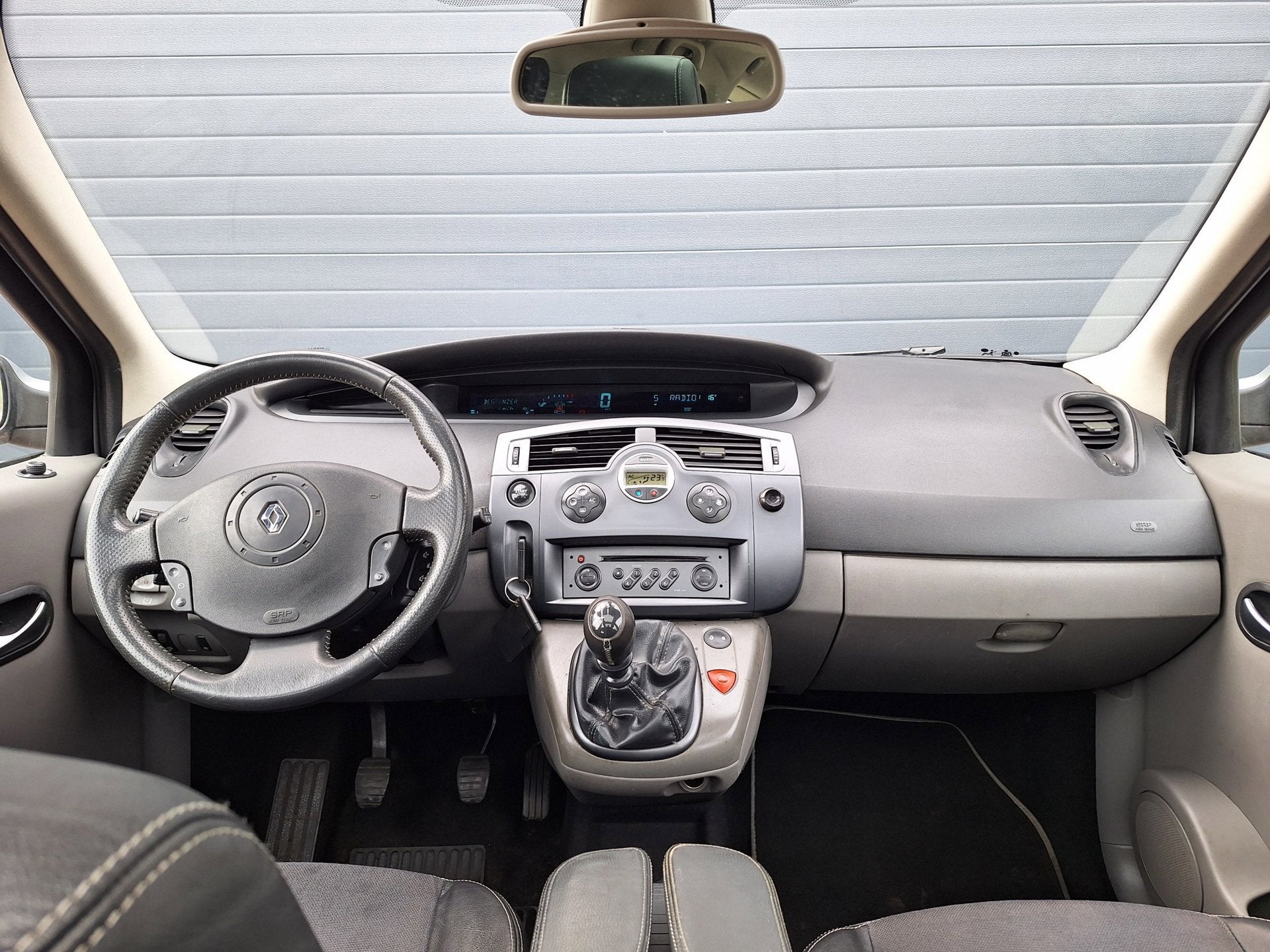 Renault Grand Scénic | 2.0-16V T Privilège Luxe | Airco |, Voorwielaandrijving, 1998 cc, Gebruikt, 4 cilinders