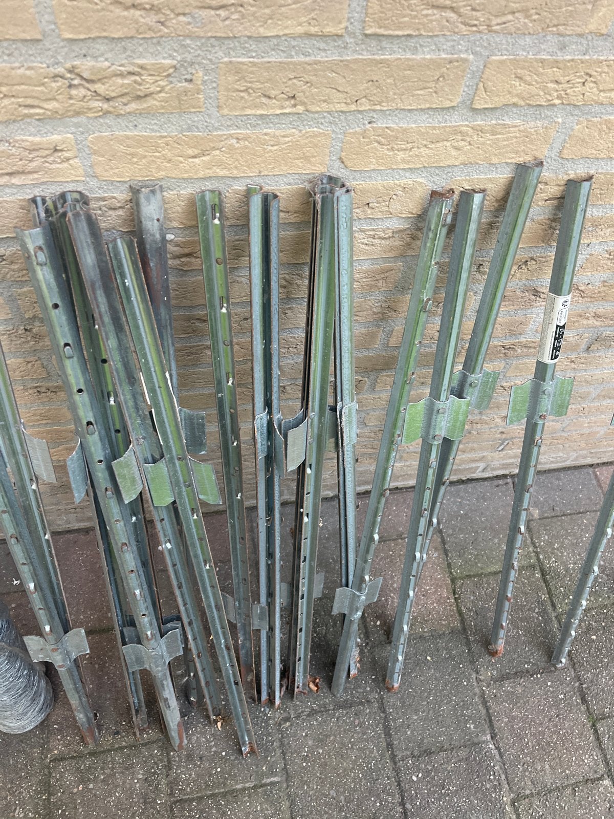 22 stuks hekwerkpalen, ijzeren palen voor hekwerk, Tuin en Terras, Tuinhekken en Hekwerk, Ophalen of Verzenden, Zo goed als nieuw
