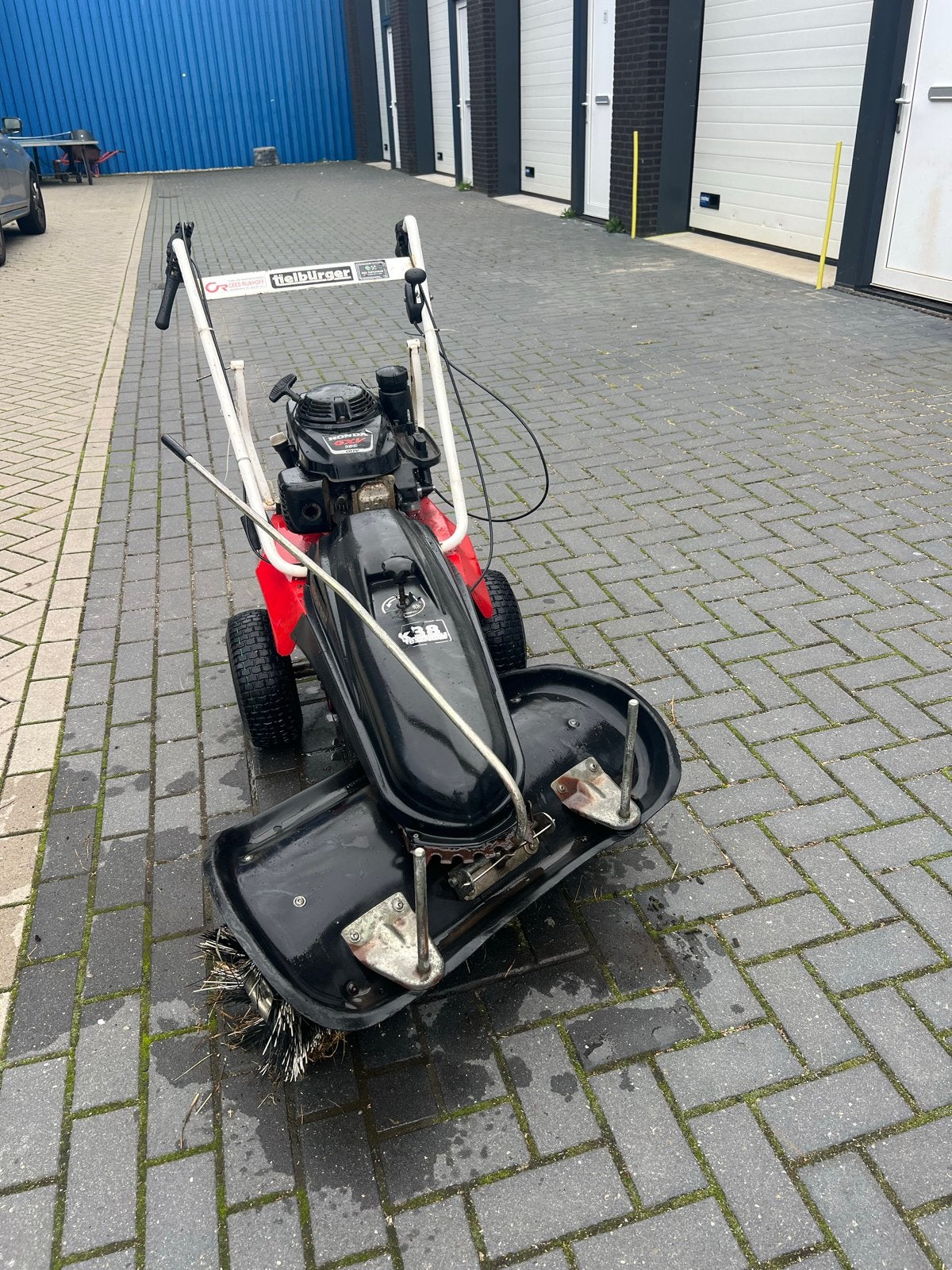 Tielbürger veegmachine met Honda motor, Ophalen of Verzenden, Gebruikt
