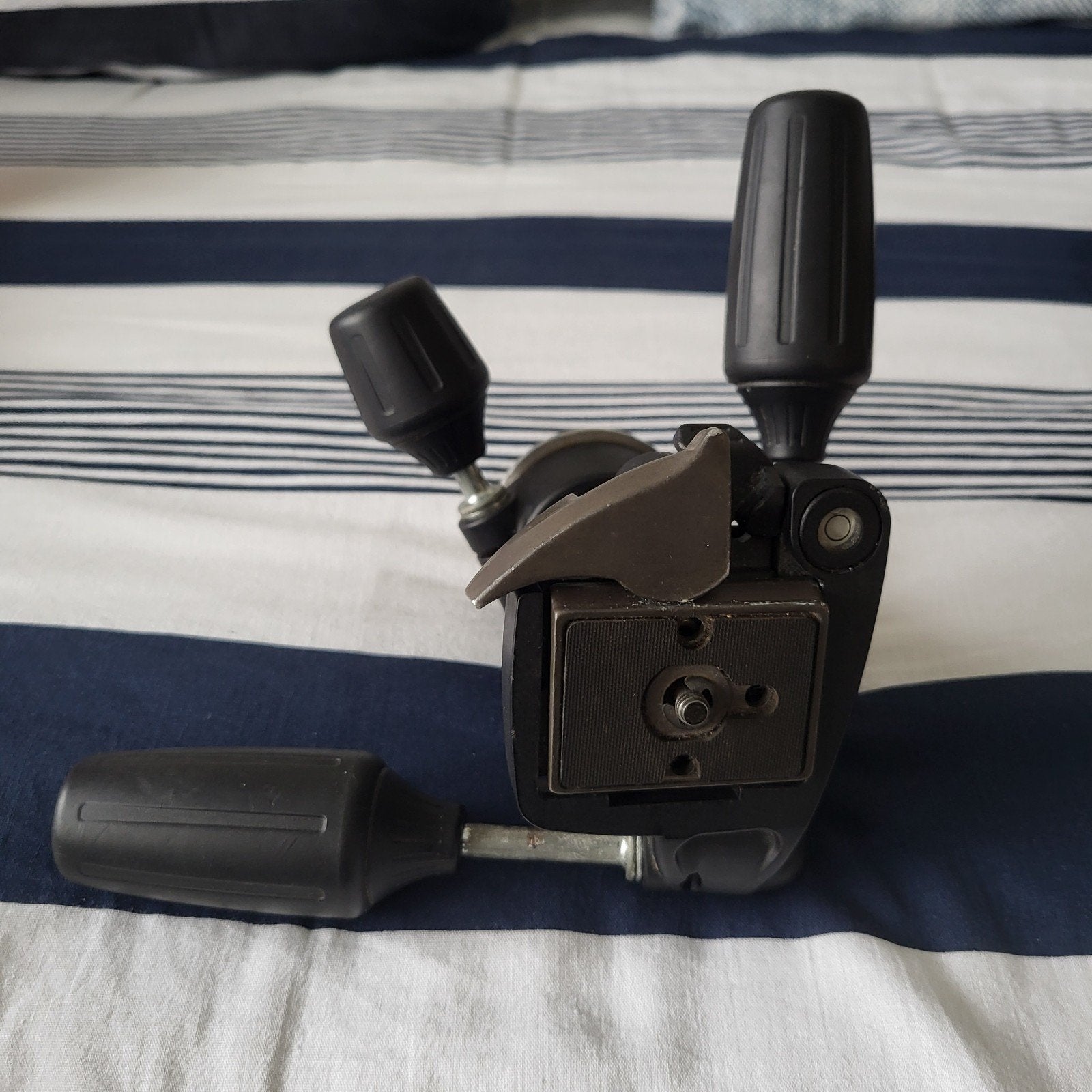 Manfrotto 804RC2 3-weg Statiefkop met snelkoppelingsplaat, Audio, Tv en Foto, Fotografie | Statieven en Balhoofden, Ophalen, Gebruikt
