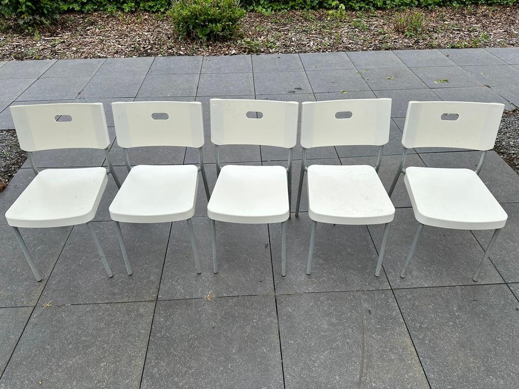 Set van 5 witte kunststof stoelen, Ophalen, Kunststof, Wit, Zo goed als nieuw