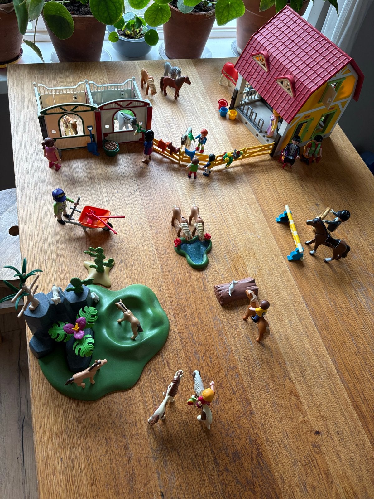 Grote Playmobil Paardenstal met veel accessoires, Ophalen of Verzenden, Gebruikt, Jongen of Meisje