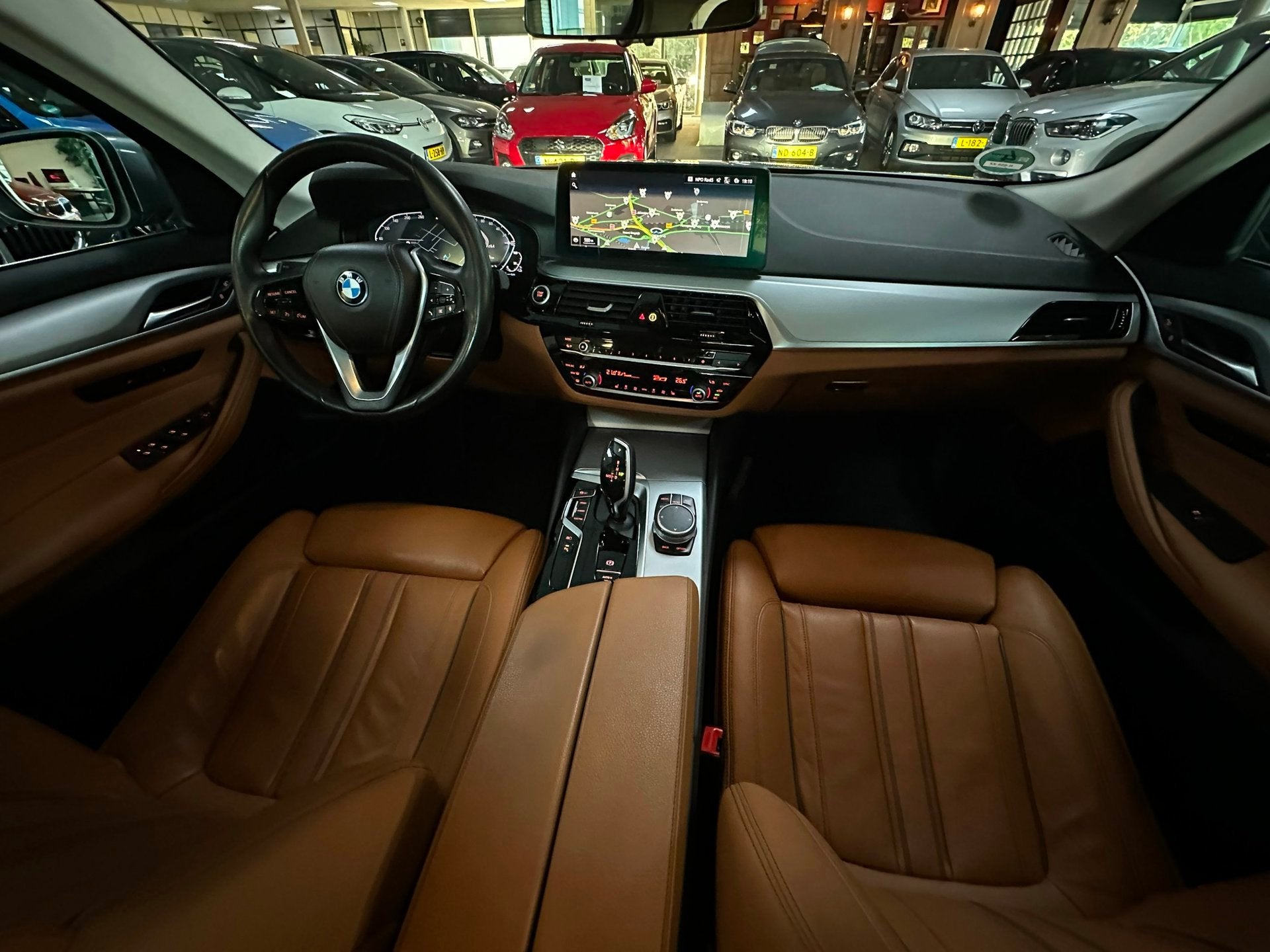 BMW 5-serie 520e Business Edition Plus/1STE EG/NAVI/CAMERA/N, Auto's, Achterwielaandrijving, Euro 6, 4 cilinders, 163 pk