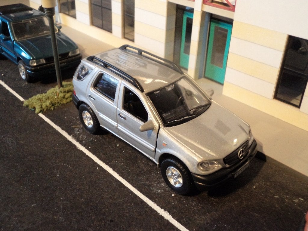 1/43 Mercedes Benz M-Class ML320 - Cararama metallic-zilver, Hobby en Vrije tijd, Ophalen of Verzenden, Zo goed als nieuw, Auto