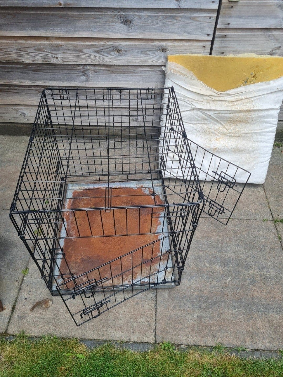 Bench
Met 2 deurtjes
Maat 55x65x 60 hoog

Matras erbij, Ophalen, Gebruikt, 75 tot 110 cm, Minder dan 65 cm