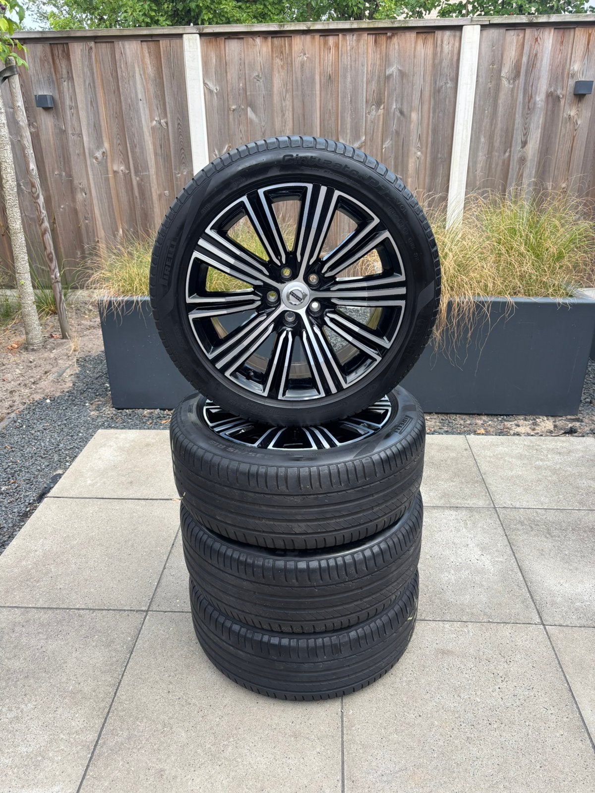 Volvo V60 18 inch zomerset pirelli ook T6 en T8., Auto-onderdelen, Banden en Velgen, 18 inch, Banden en Velgen, Ophalen of Verzenden