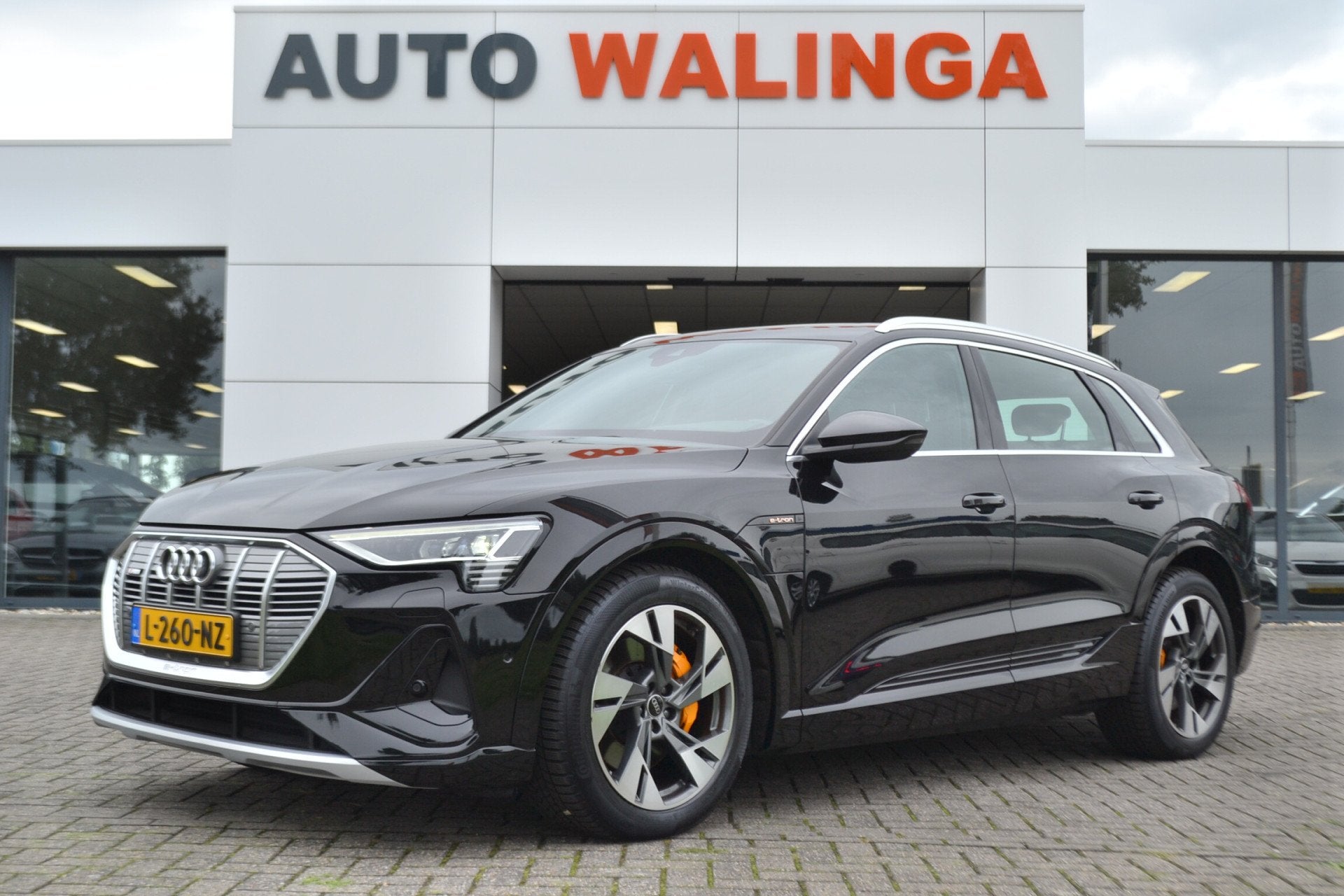 Audi e-tron 55 quattro S-Line 95 kWh Panoramdak | Trekhaak |, Auto's, Automaat, Zwart, 95 kWh, Leder en Stof