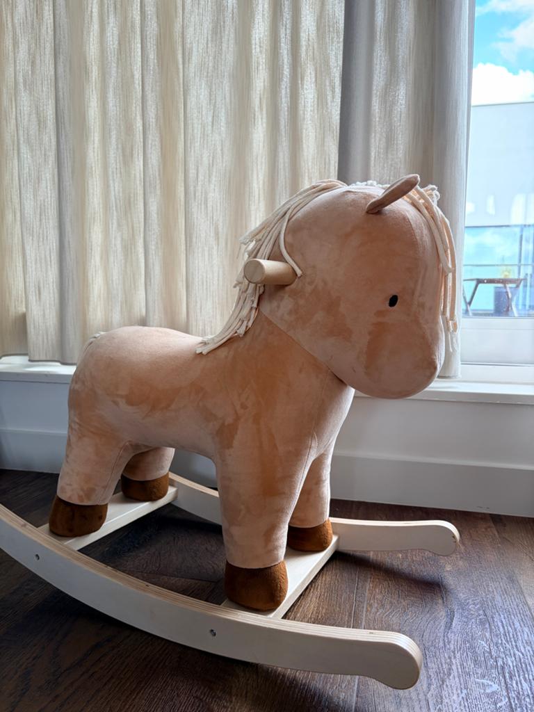 Petit Amelie schommelspeelgoed paard, Ophalen, Zo goed als nieuw