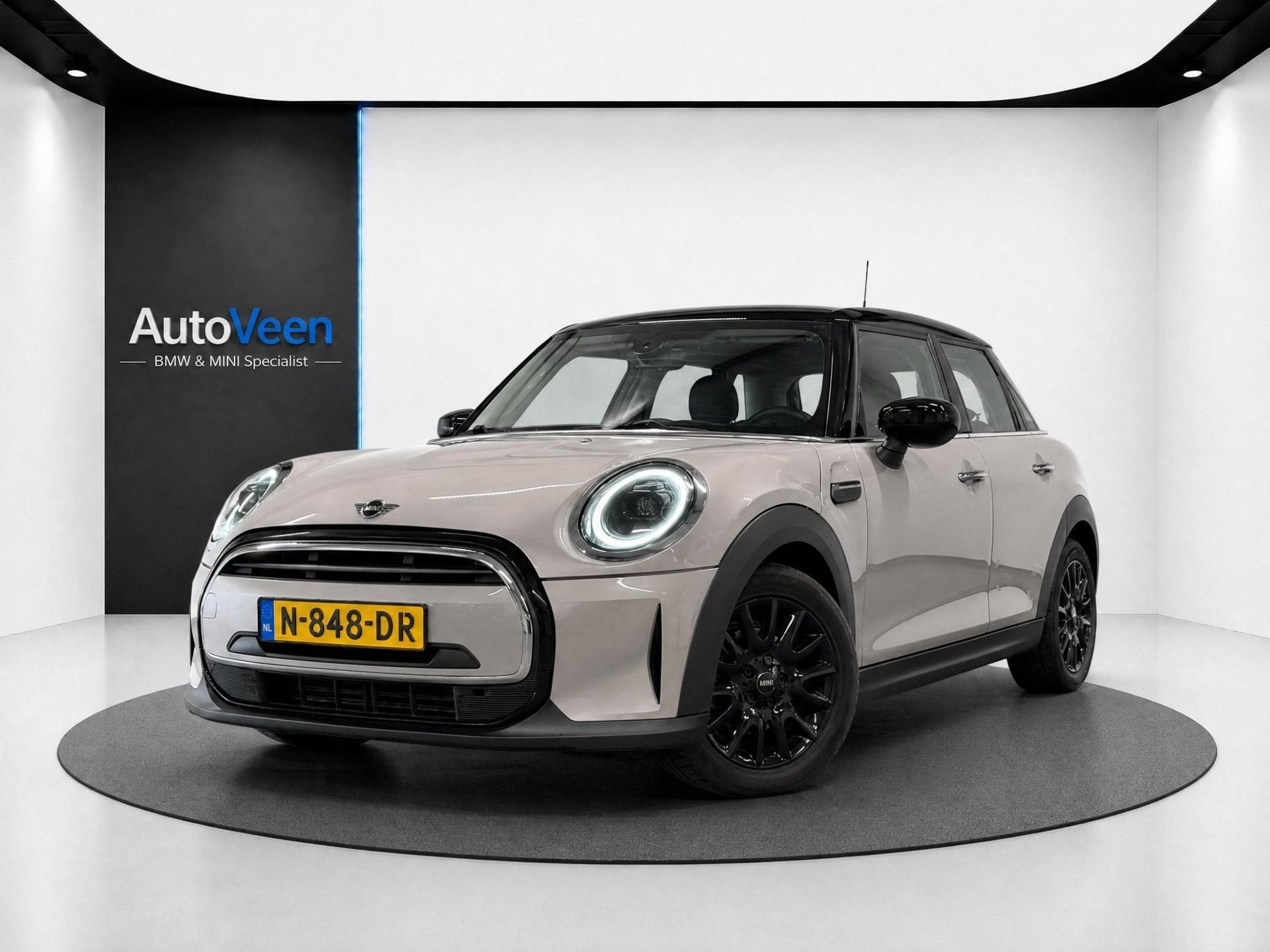 Mini 5-Deurs 1.5 Cooper Business Edition (LED, NAVI, CARPLAY, Auto's, Mini, 136 pk, Gebruikt, Euro 6, Origineel Nederlands