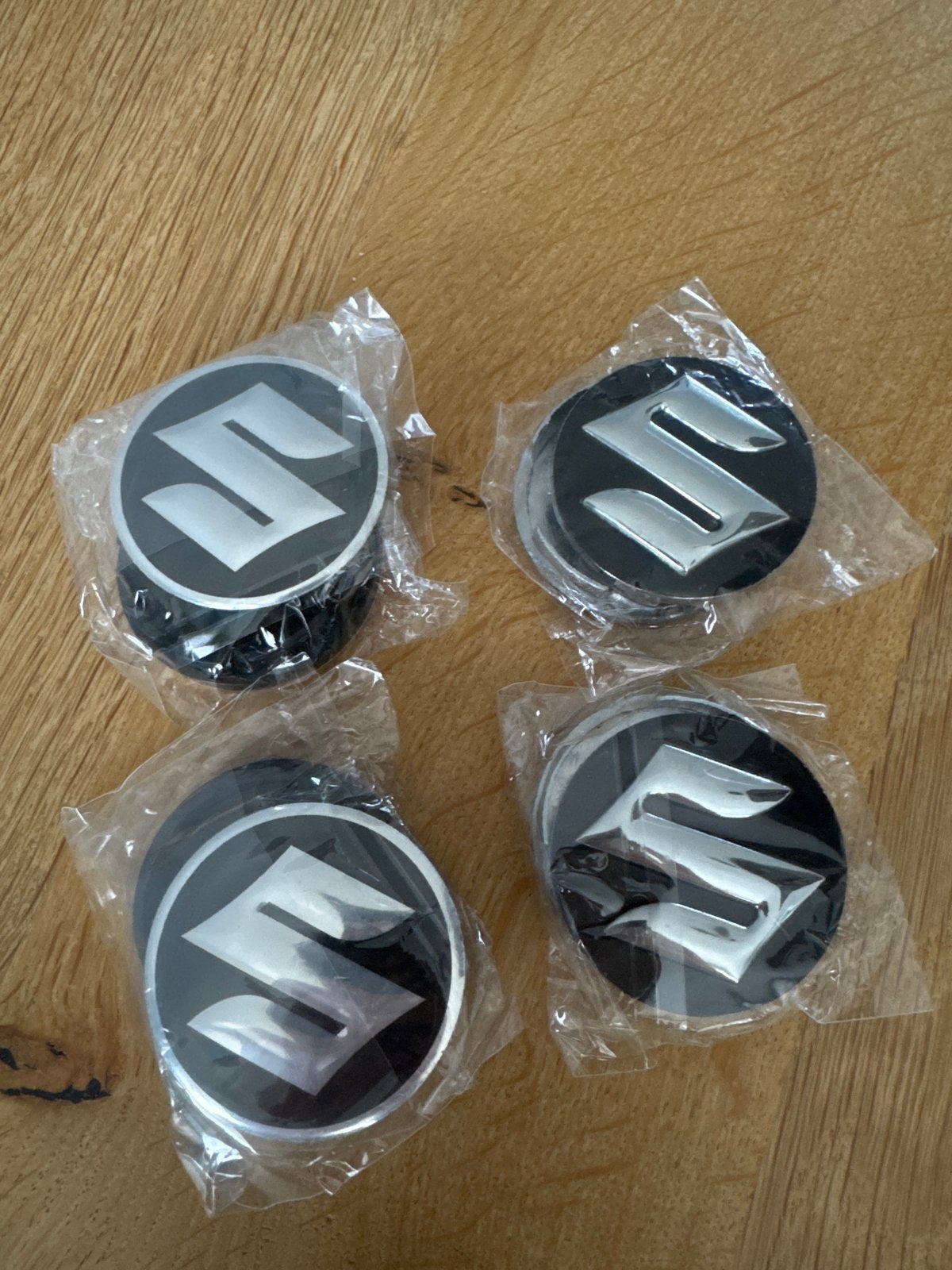 4x Nieuwe Suzuki Naafdoppen Wielkappen Velg Emblemen, Verzenden, Nieuw
