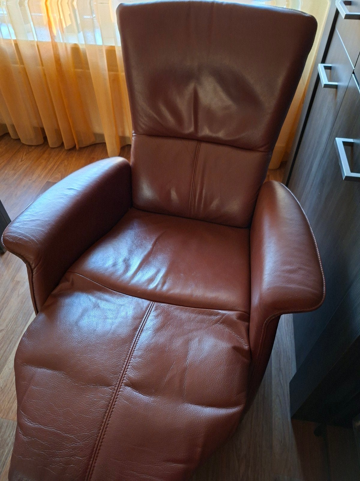Foto 3 van bruine relaxfauteuil igst