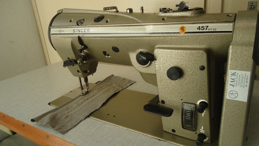 Industrie Naaimachine Singer Zig -zag Rechtstikker 457 U135, Hobby en Vrije tijd, Naaimachines en Toebehoren, Gebruikt, Singer