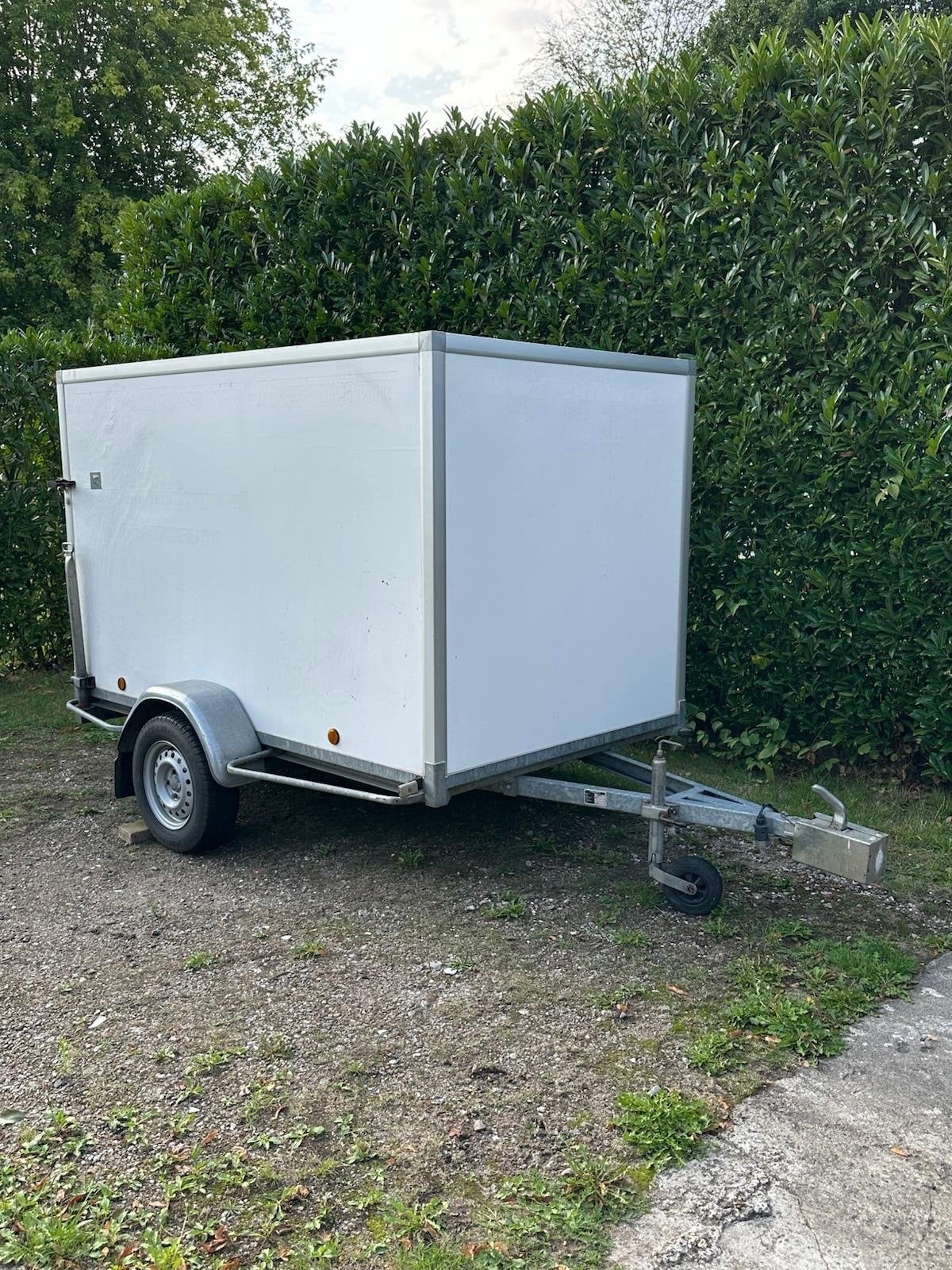 Gesloten aanhanger met laadklep - Ideaal voor transport kart, Auto diversen, Aanhangers en Bagagewagens, Ophalen, Gebruikt