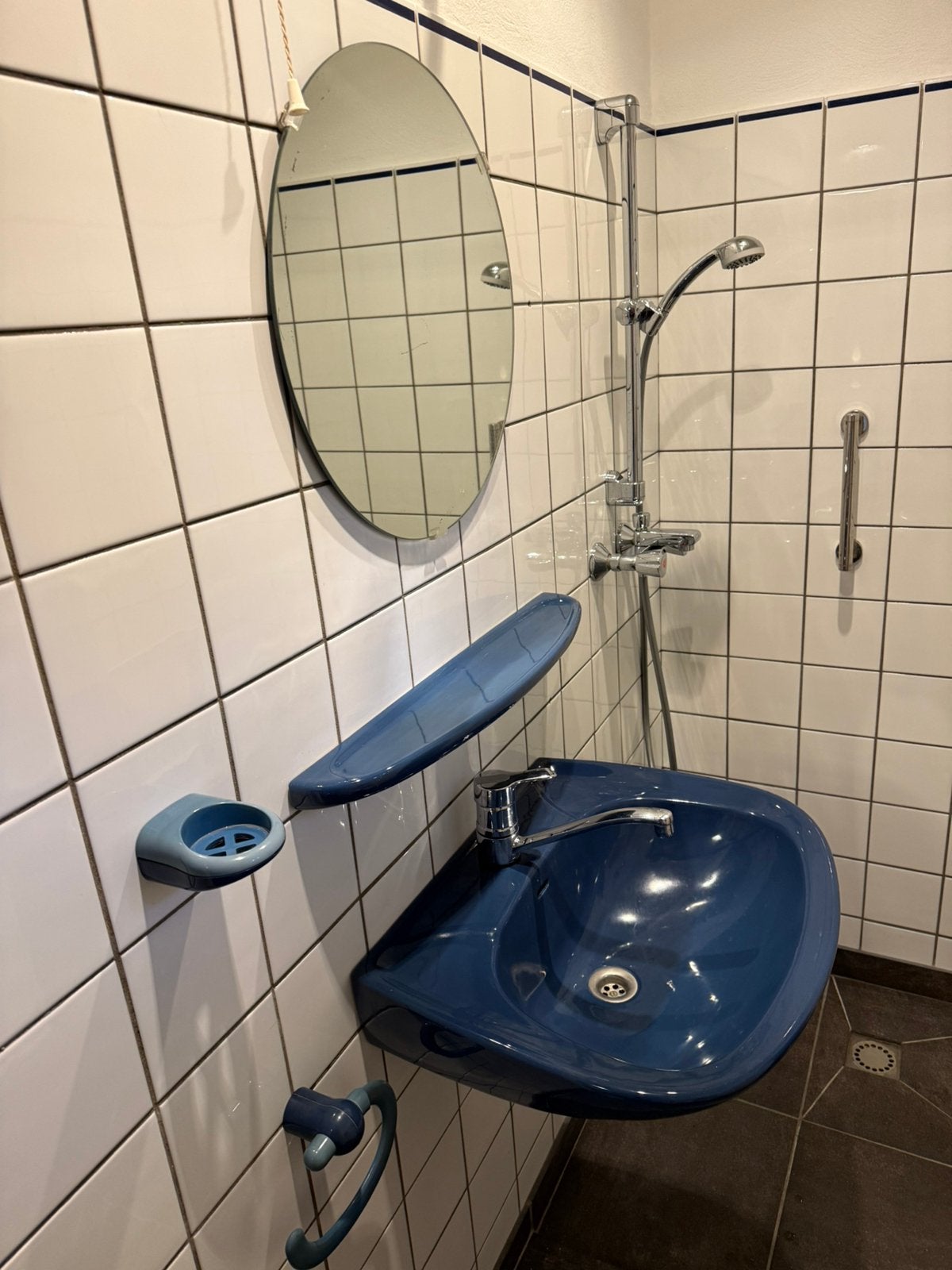 Retro blauw wastafel set., Ophalen, 50 tot 100 cm, Zo goed als nieuw, Minder dan 100 cm