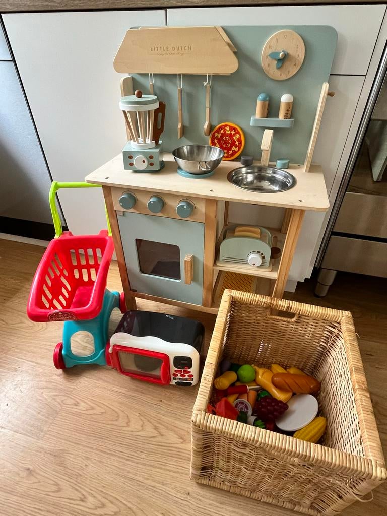 Little Dutch Speelkeuken met accessoires en boodschappen, Ophalen, Gebruikt, Meubelstuk of Keukentje