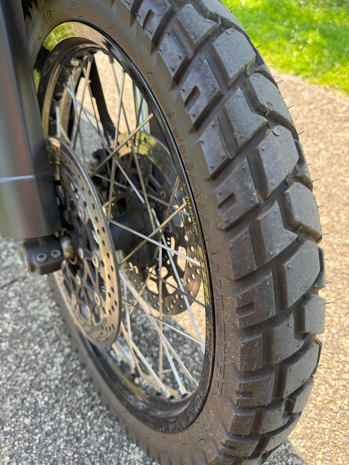 Triumph 800 XL Explorer - Complete onderhoudshistory, Motoren, Cardan-aandrijving, Motorrijbewijs A, Gebruikt, 3 cilinders