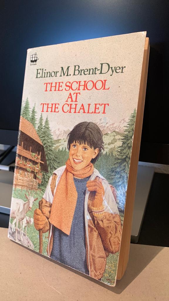 The school at the Chalet - Elinor M. Brent-Dyer, Ophalen of Verzenden, Gelezen, Fictie