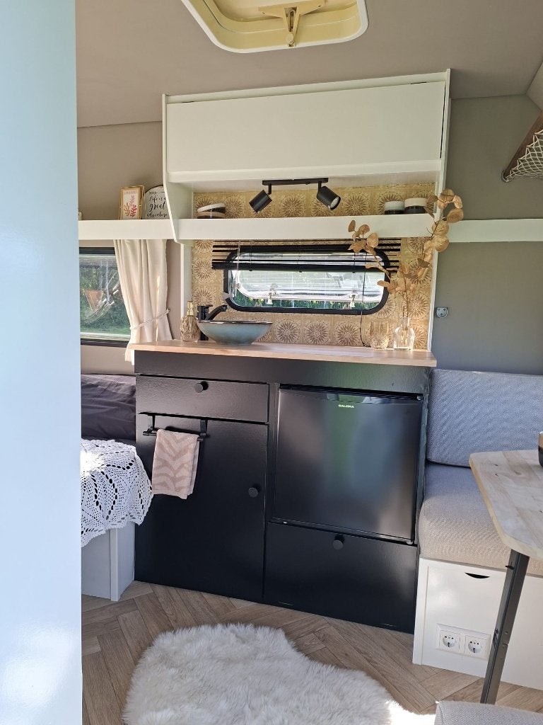 Foto 5 van Caravan IT oldtimer, volledig gerenoveerd! (BOVAG gekeurd)