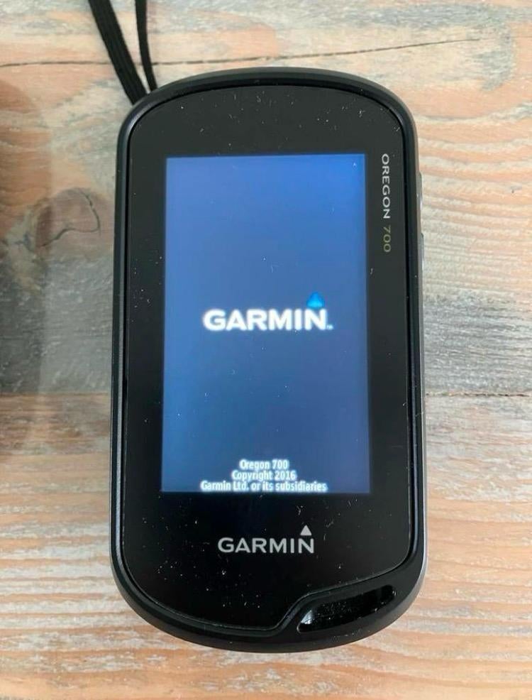 Garmin Oregon 700 GPS met hoesje - Zeer goede staat, Sport en Fitness, Bergsport en Wandelen, Ophalen