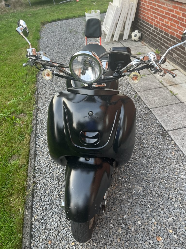 Zongshen ZN50QT retro scooter 50cc – klasse A – €750, Ophalen, Gebruikt