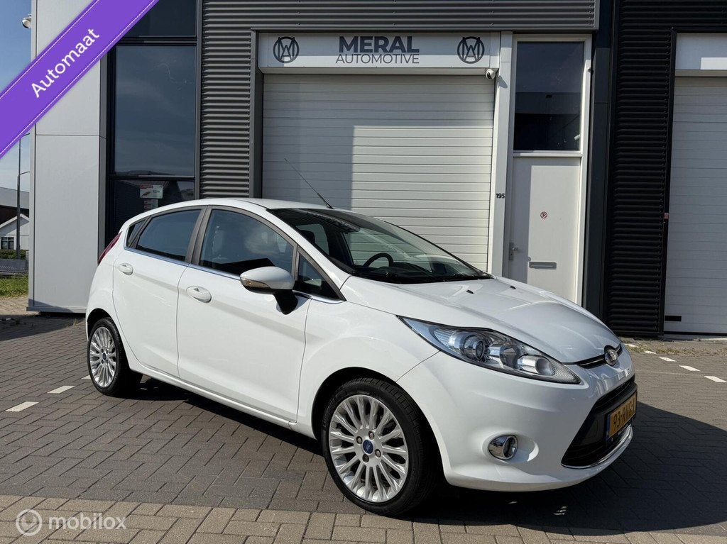 Ford Fiesta 1.4 Titanium 5Drs Automaat Airco NAP PDC, Auto's, Euro 5, 15 km/l, 4 cilinders, Wit