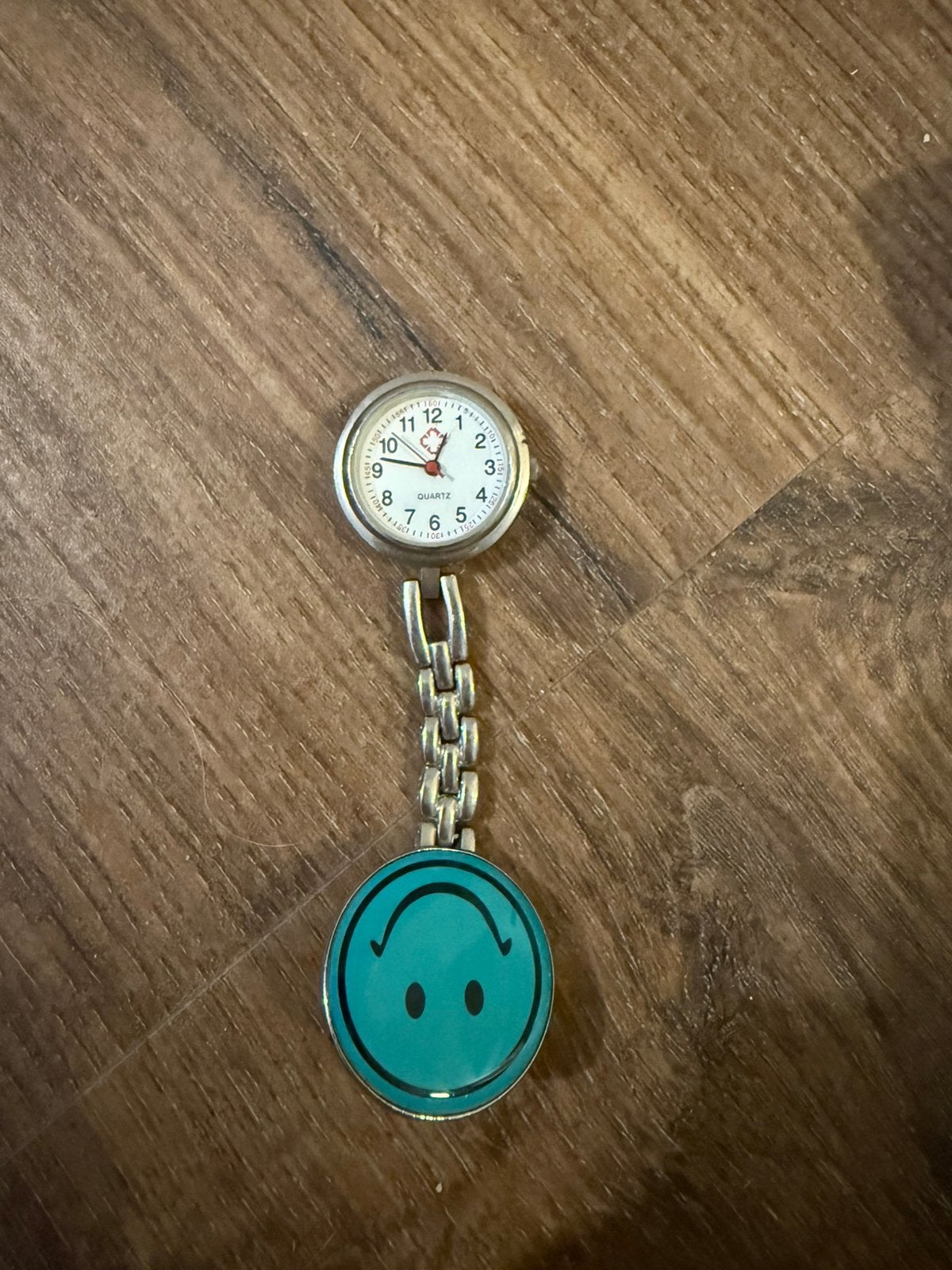 Horloge verpleegkundige Quartz blauw zilver smiley, Overige merken, Staal, Zakhorloge, Ophalen of Verzenden