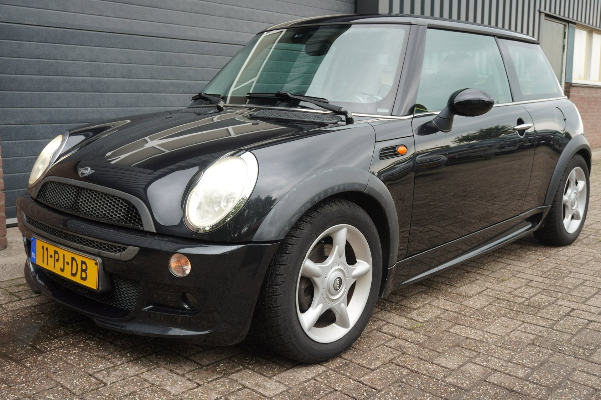 Mini 3-Deurs 1.6 Cooper Chili Automaat 116PK / Nwe Apk / Led, Gebruikt, Beige, 4 cilinders, 116 pk